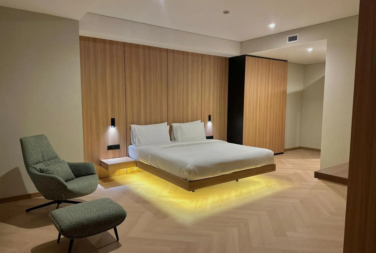 Resident Hotel Abay Almaty