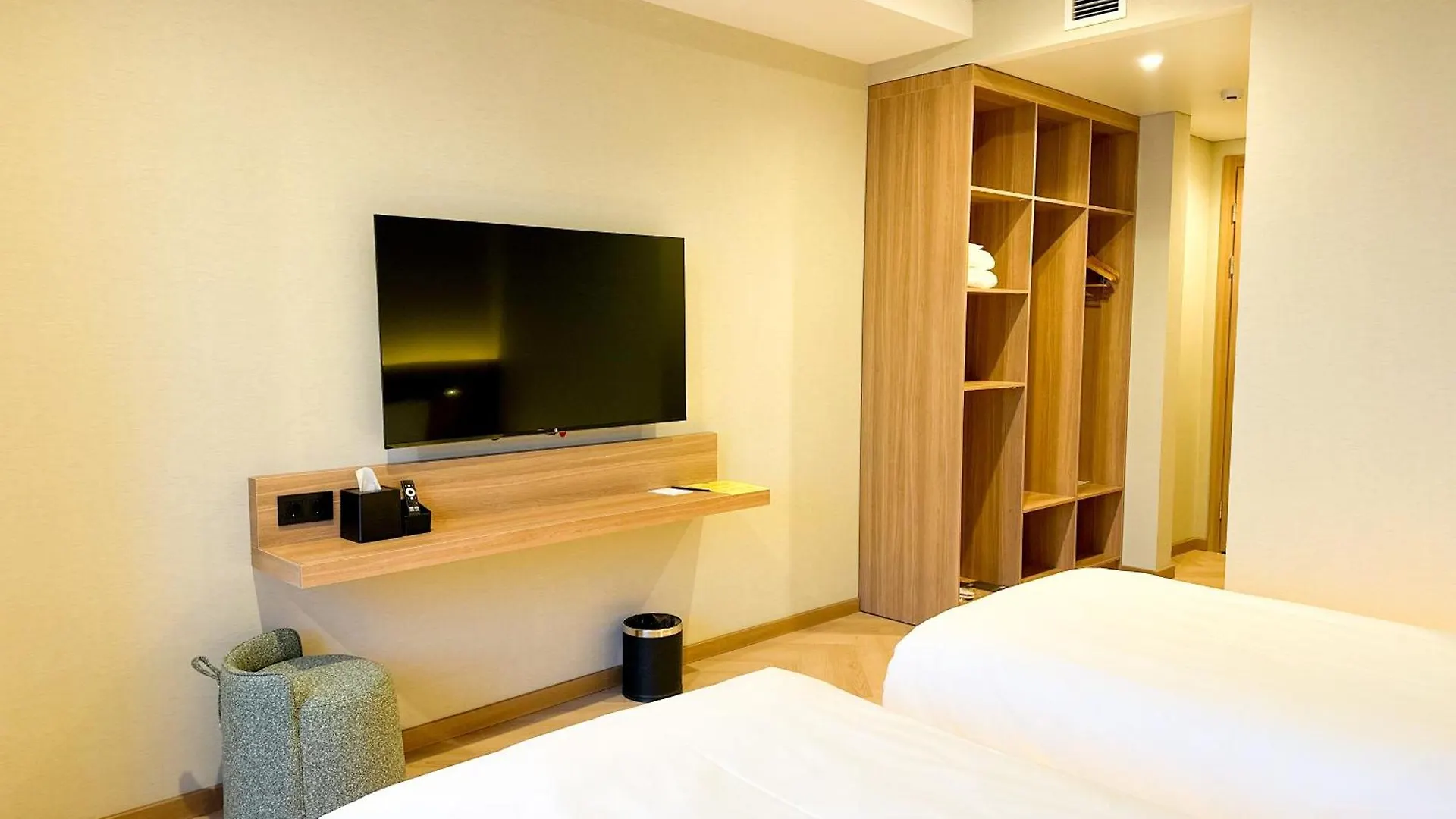 Resident Hotel Abay Almaty